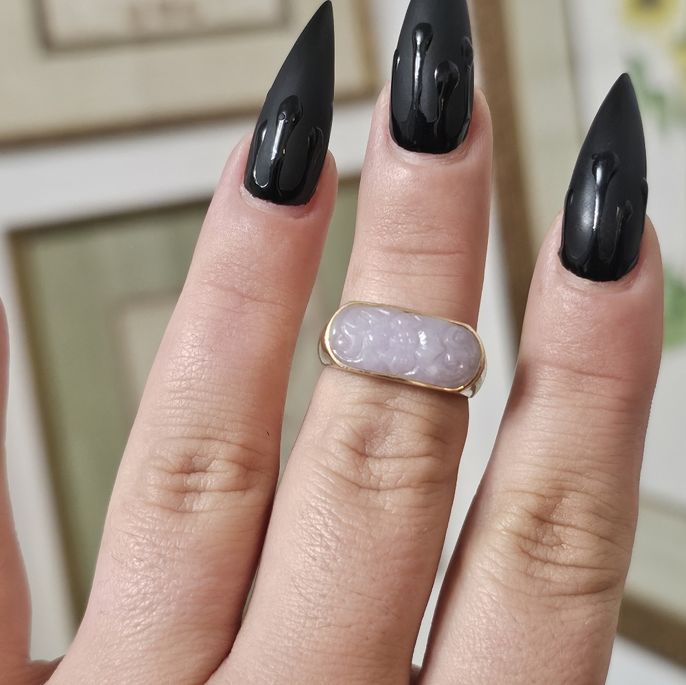 14k Lavender Carved Jade Vintage Ring sz 6.5